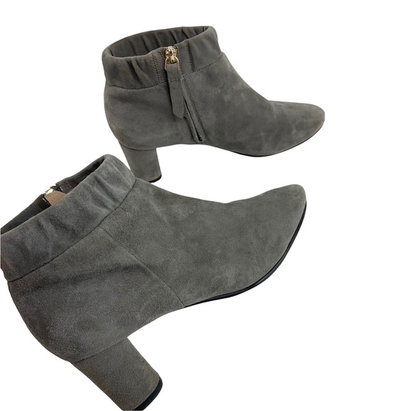 Clarks Grey Suede Ankle Booties Elastic Cuff - Picture 7 of 8